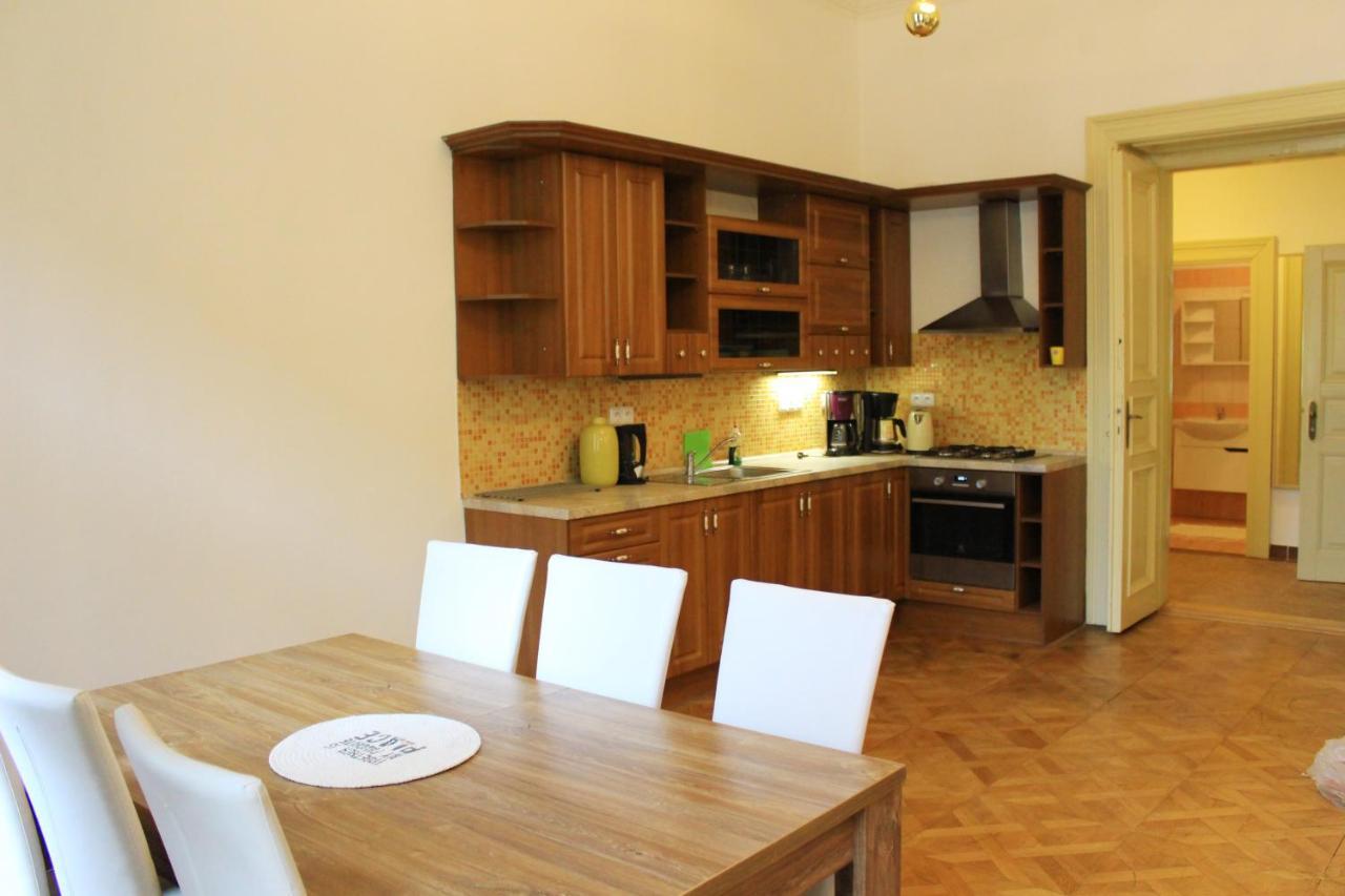 פראג Beautiful Apartments In The City Center מראה חיצוני תמונה